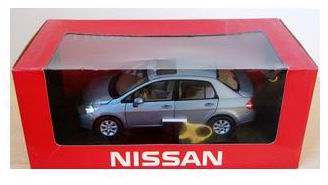 Модель 1:18 Nissan Tiida/C-Note