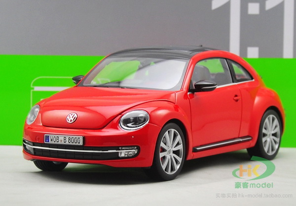 Модель 1:18 Volkswagen New Beetle - red