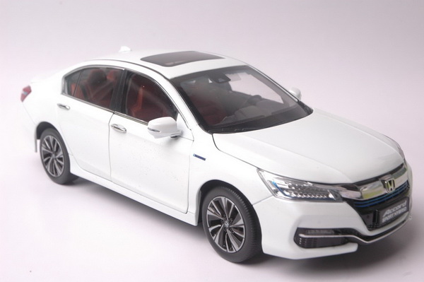 Модель 1:18 Honda New Accord Sport Hybrid - White