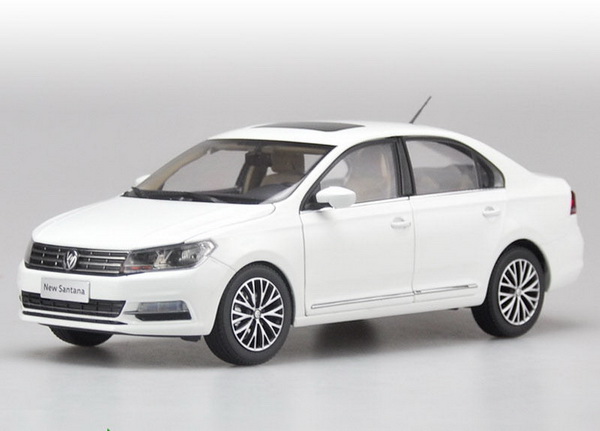 Модель 1:18 Volkswagen Santana - white