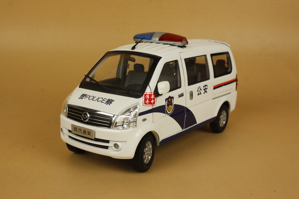 Модель 1:18 Shanxi Tongjia Fujia 6400 Police car