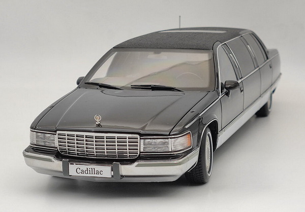 cadillac fleetwood long wheelbase limousine (gold logo) CPM18484 Модель 1:18