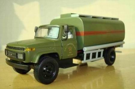 Модель 1:43 Jiefang 141 Military Truck - Tanker (без картонной коробки)