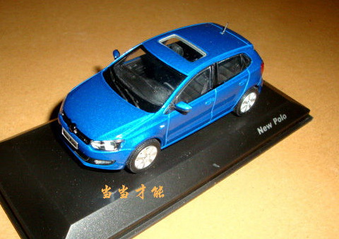Модель 1:43 Volkswagen New Polo - blue
