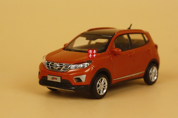 Модель 1:43 Changan CS15 - orange