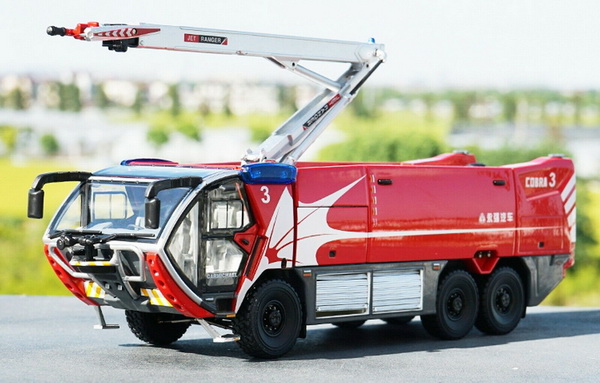 Модель 1:43 Carmichael Cobra 3 Airport Fire Truck - Red