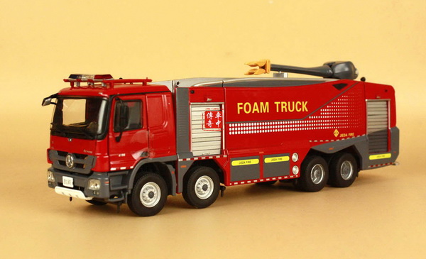Модель 1:50 Mercedes-Benz Actros FIRE FOAM Truck