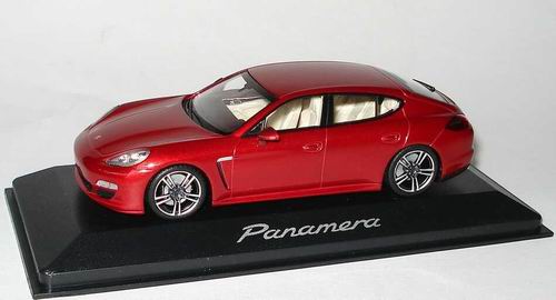Модель 1:43 Porsche Panamera - rubin red