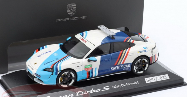 Porsche Taycan Turbo S Safety Car formula E - 2023