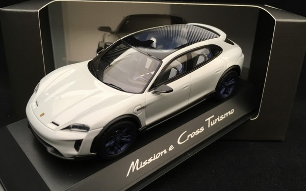 Модель 1:43 Porsche Mission-E Cross Turismo - light grey (Porsche promo)