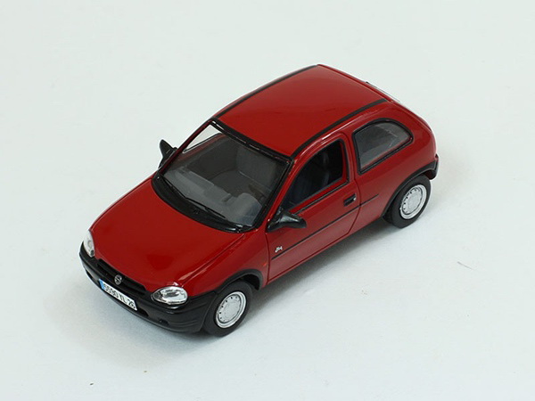 Модель 1:43 Opel Corsa В - red