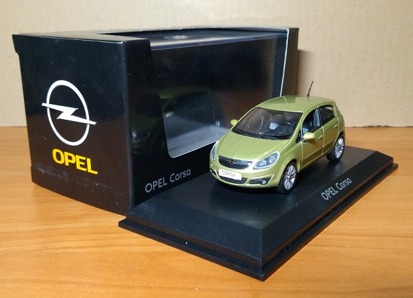 Модель 1:43 Opel Corsa 5p - green