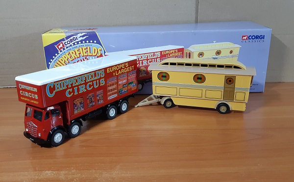Модель 1:50 Foden Closed Pole Truck & Caravan «Chipperfields Circus»