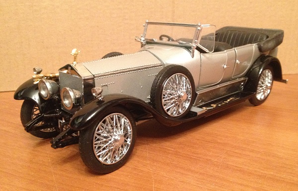 Модель 1:24 Rolls-Royce Silver Ghost - silver/black