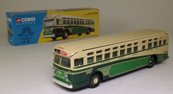 Модель 1:50 GM 4509 - Madison Avenue Coach Company (L.E.1770pcs)