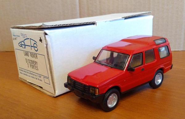 Land Rover Discovery (2-door) - red GAF9203 Модель 1:43