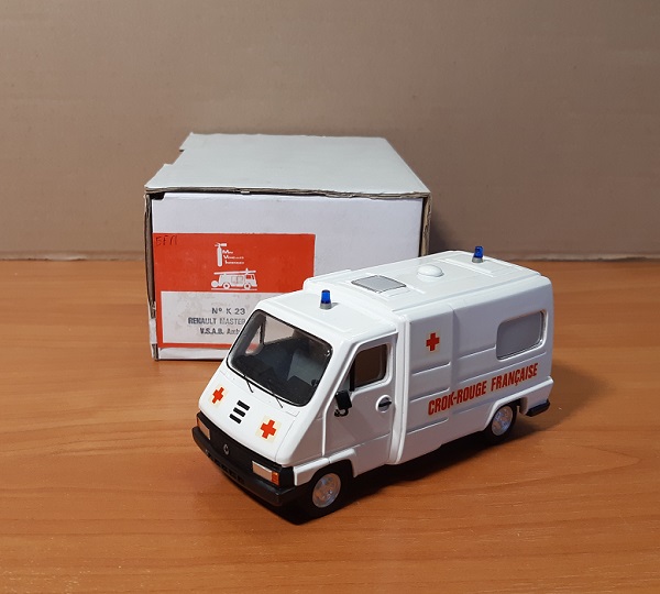 Renault Master Court V.S.A.B. Ambulance K23 Модель 1:43