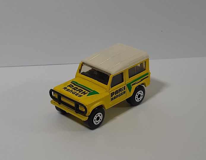 Модель 1:64 Land Rover