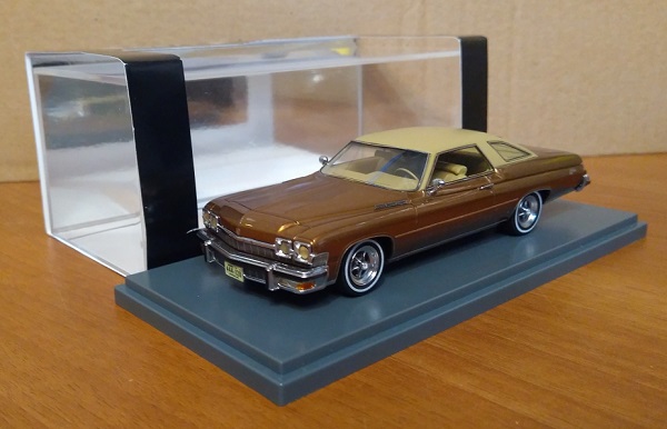 Модель 1:43 Buick Le Sabre Hardtop Coupe - brown met