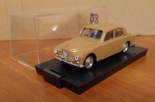 Модель 1:43 Alfa Romeo 1900 HP 90 - brown