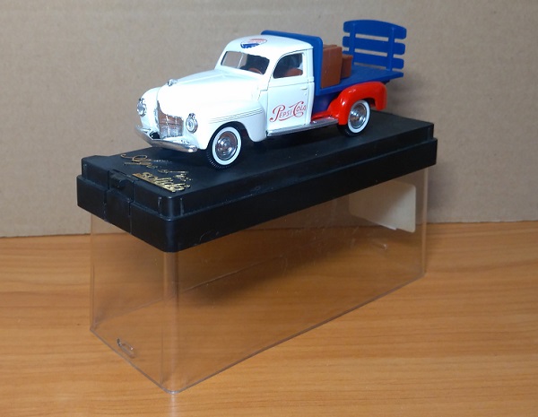Модель 1:43 Dodge PLATEAU PickUp PEPSI-COLA