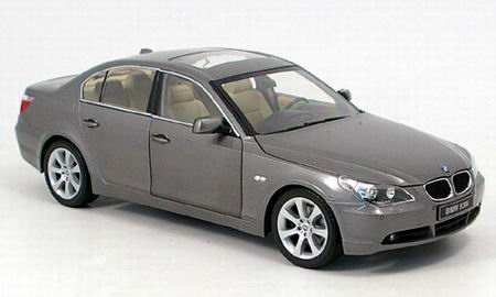 Модель 1:18 BMW 530i - grey met