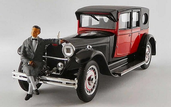 Модель 1:43 Bugatti Type 41 Royale 1927 with Mr Bugatti Figurine