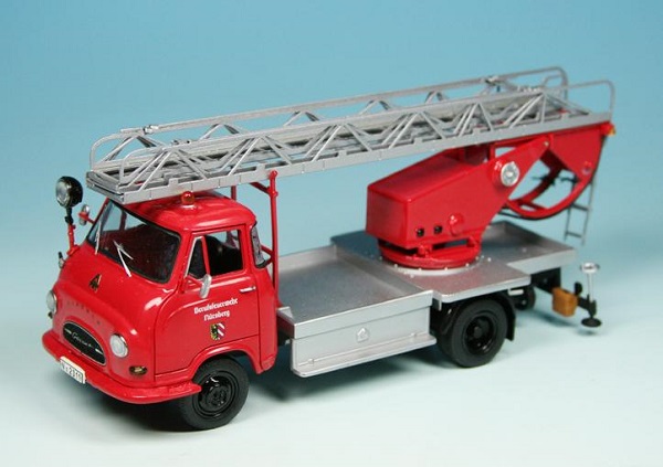 Hanomag Garant with turning-ladder Bachert DL14 «Feuerwehr Nürnberg» 003241 Модель 1:43