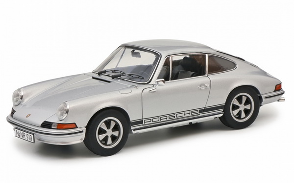 Porsche 911 S Coupe - silver/black 0470 Модель 1:18