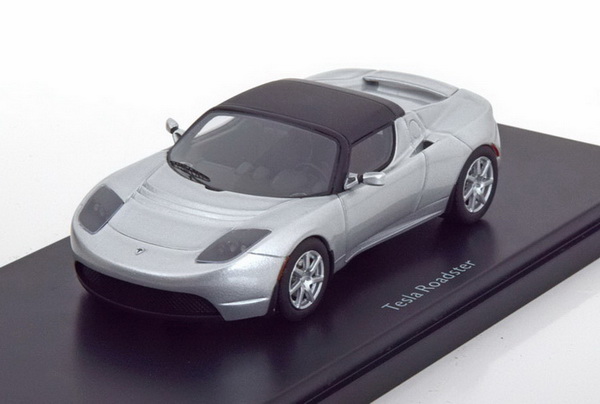 Модель 1:43 Tesla Roadster - silver/black