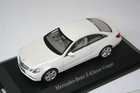 Модель 1:43 Mercedes-Benz E-class Coupe (C207) - white