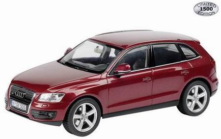 Audi Q5 - granatred met 7232 Модель 1:43