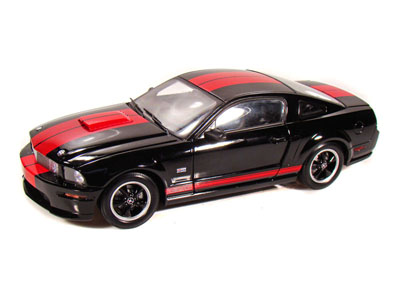 Модель 1:18 Shelby GT - black