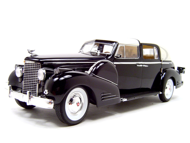 Модель 1:18 Cadillac V16 Fleetwood - black