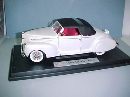 Модель 1:18 Lincoln Zephyr - pearl white