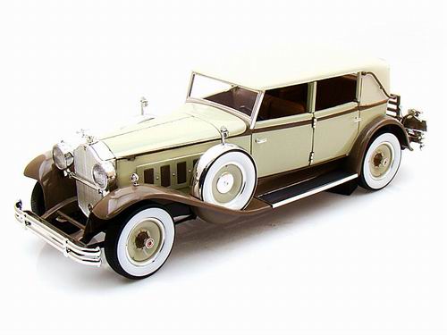 Модель 1:18 Packard Eight Brewster - Tan-Coffee [поврежденная картонная упаковка]
