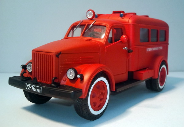 653 штабной пожарный автомобиль (шасси 51А) / -653 fire command unit (51a chassis) SL046 Модель 1:43
