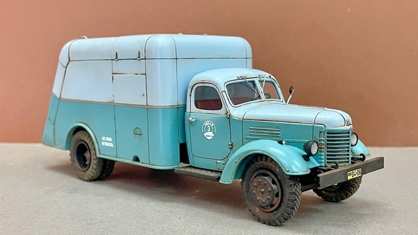 Модель 1:43 Автомобиль для уборки мусора МС-2 - 1950 г. - 2х цветный (сине-зелёный/cеро-голубой) - со следами эксплуатации.  Серия 50 экз.