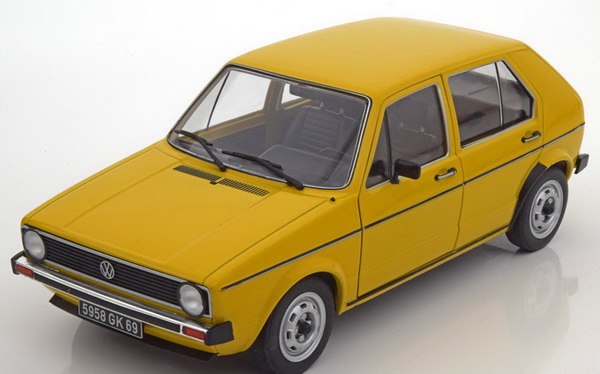 Модель 1:18 Volkswagen Golf CL - yellow riyad