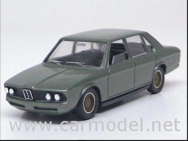 Модель 1:43 BMW 530