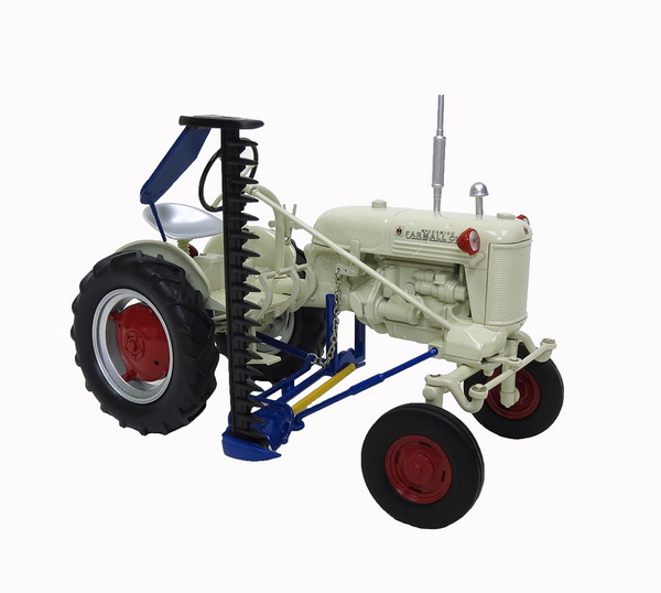 white farmall cub tractor w/sickle mower ZJD1733 Модель 1:16