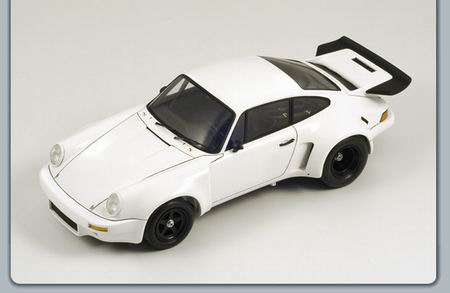 Модель 1:18 Porsche 911 RSR 3.0