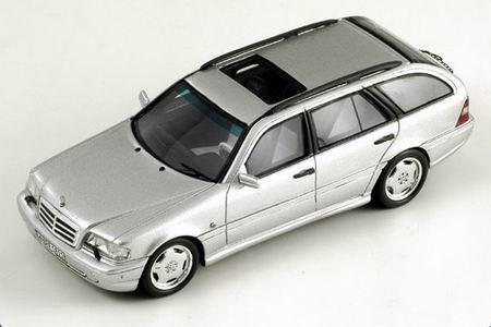 Модель 1:43 Mercedes-Benz C43 AMG Station Wagon / silver