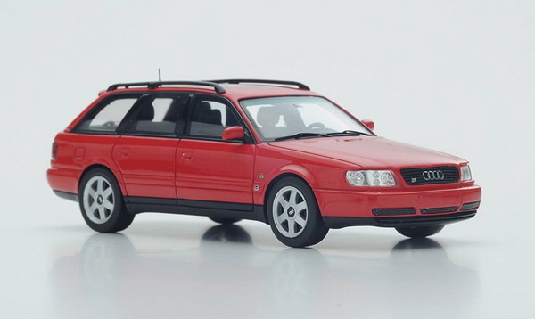 Модель 1:43 Audi S6 Avant 1994