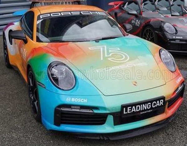 Модель 1:43 Porsche 911 991-2 Turbo Leading Car 24h Le Mans 2023 - Various