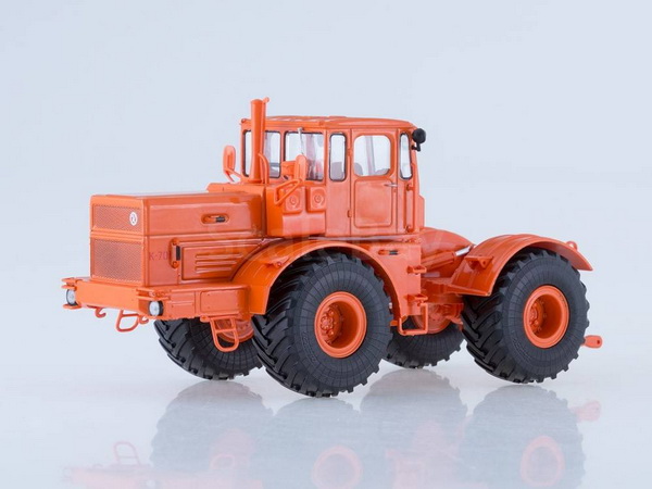 Модель 1:43 «Кировец» K-701 трактор