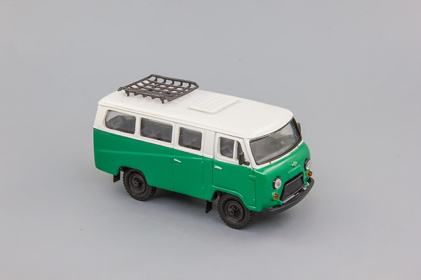 Кубанец у1а1 - зелёный/белый RG017 Модель 1:43