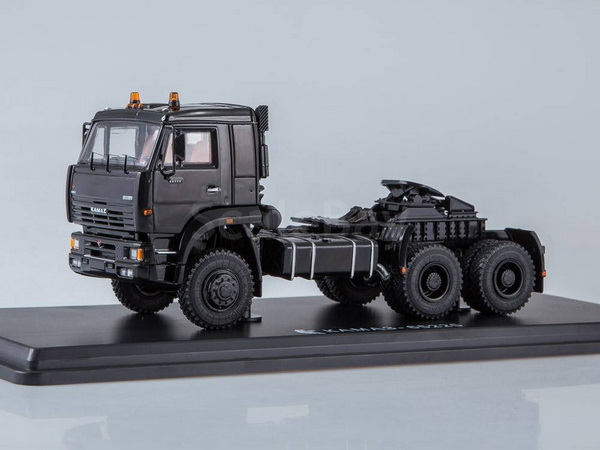 КамАЗ-65225 6x6 седельный тягач - чёрный SSM1255 Модель 1:43