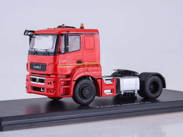 КамАЗ-5490-s5 (седельный тягач) - красный SSM1275 Модель 1:43