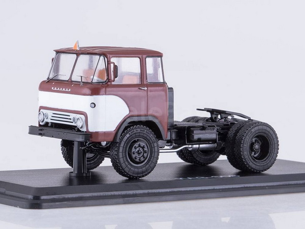 КАЗ-608 (четыре фары) седельный тягач SSM1291 Модель 1:43